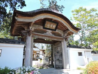 松吟寺山門開